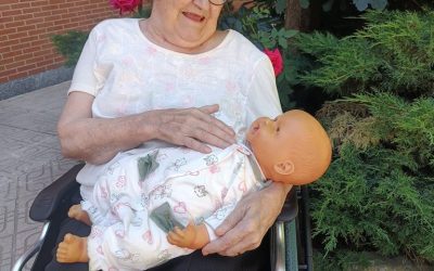 Actividades con muñecos terapéuticos.